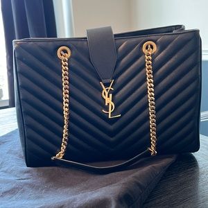 Yes Saint Laurent Large Matelasse Chevron tote - Black and Gold